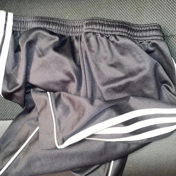 Adidas  climalite logo drawings unisex shorts Sz M - Picture 7 of 8